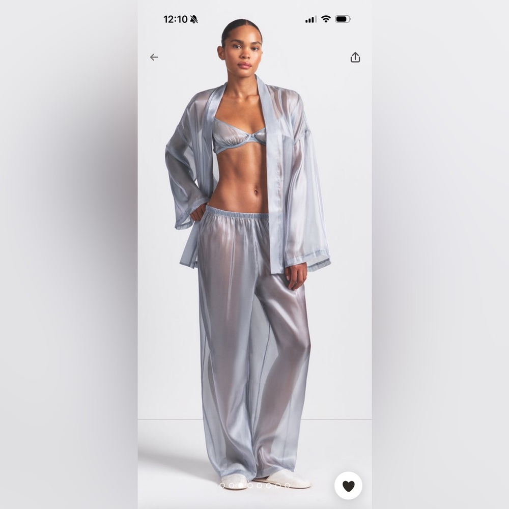 SKIMS Silver Women's Robe Set - Picture 2 of 4